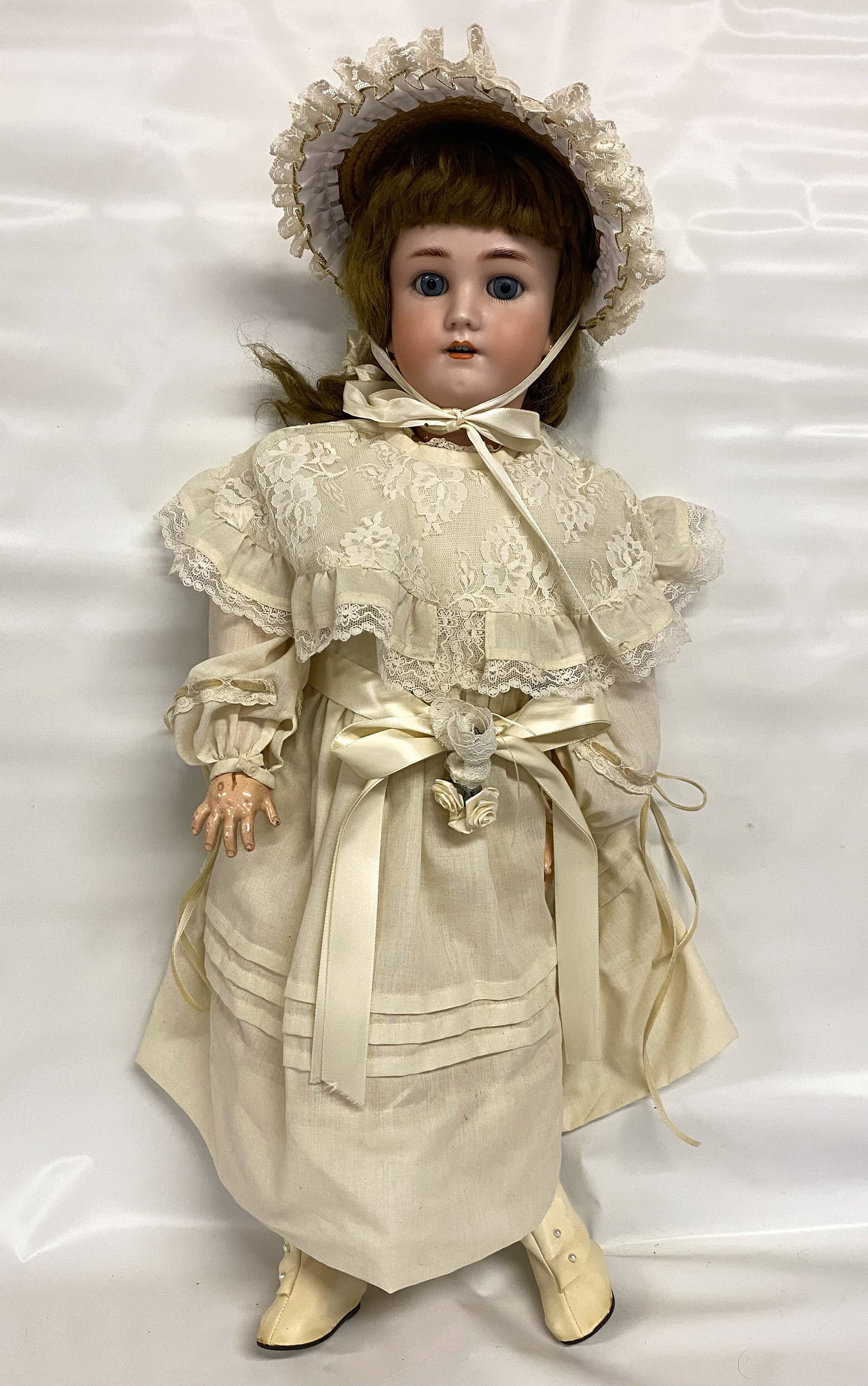 LARGE SIMON & HALBIG BISQUE HEAD DOLL (1 of 5)