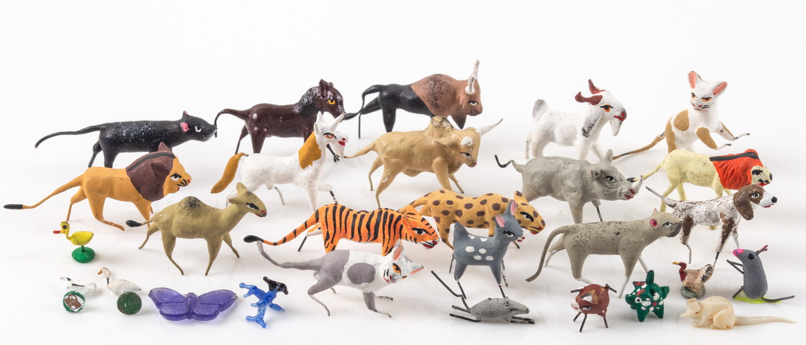 LOT COMPOSITION, ETC.  ANIMALS with WIRE LEGS (26) (1 of 8)