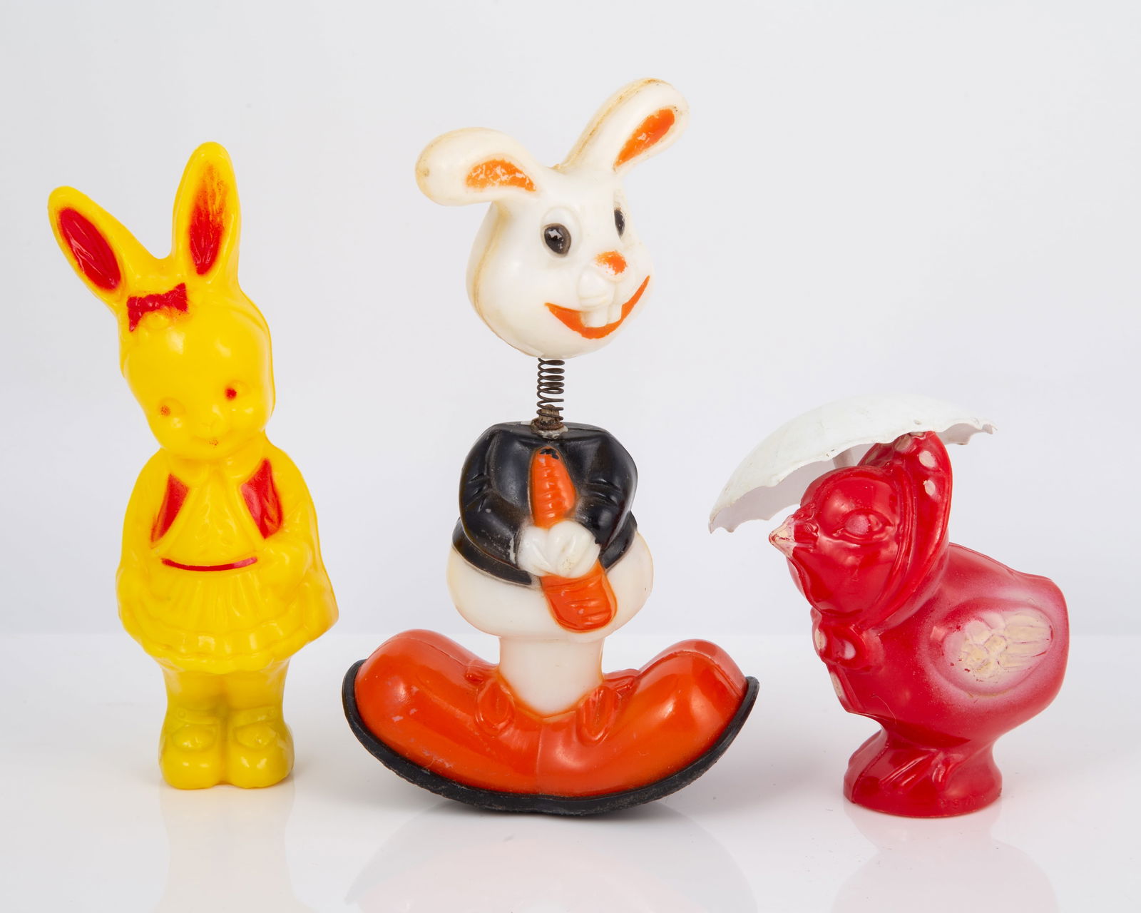 VINTAGE HARD PLASTIC EASTER RATTLES & BOBBLE-HEAD (1 of 3)