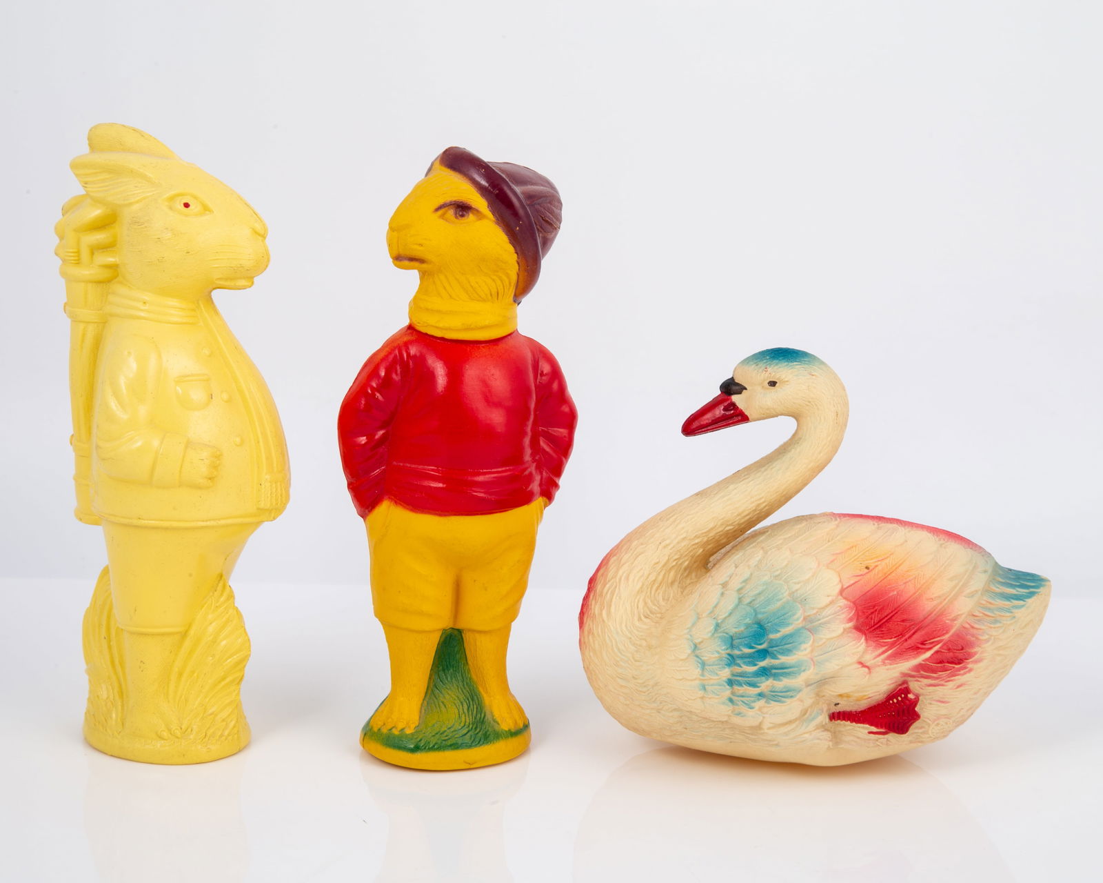 (3) CELLULOID EASTER FIGURAL D?COR - SWAN & RABBITS (1 of 3)