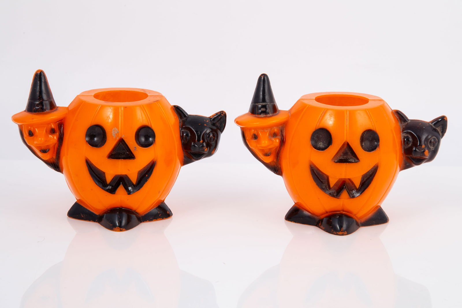 (2) ROSBRO ROSEN HARD PLASTIC HALLOWEEN CANDY CONTAINERS (1 of 5)