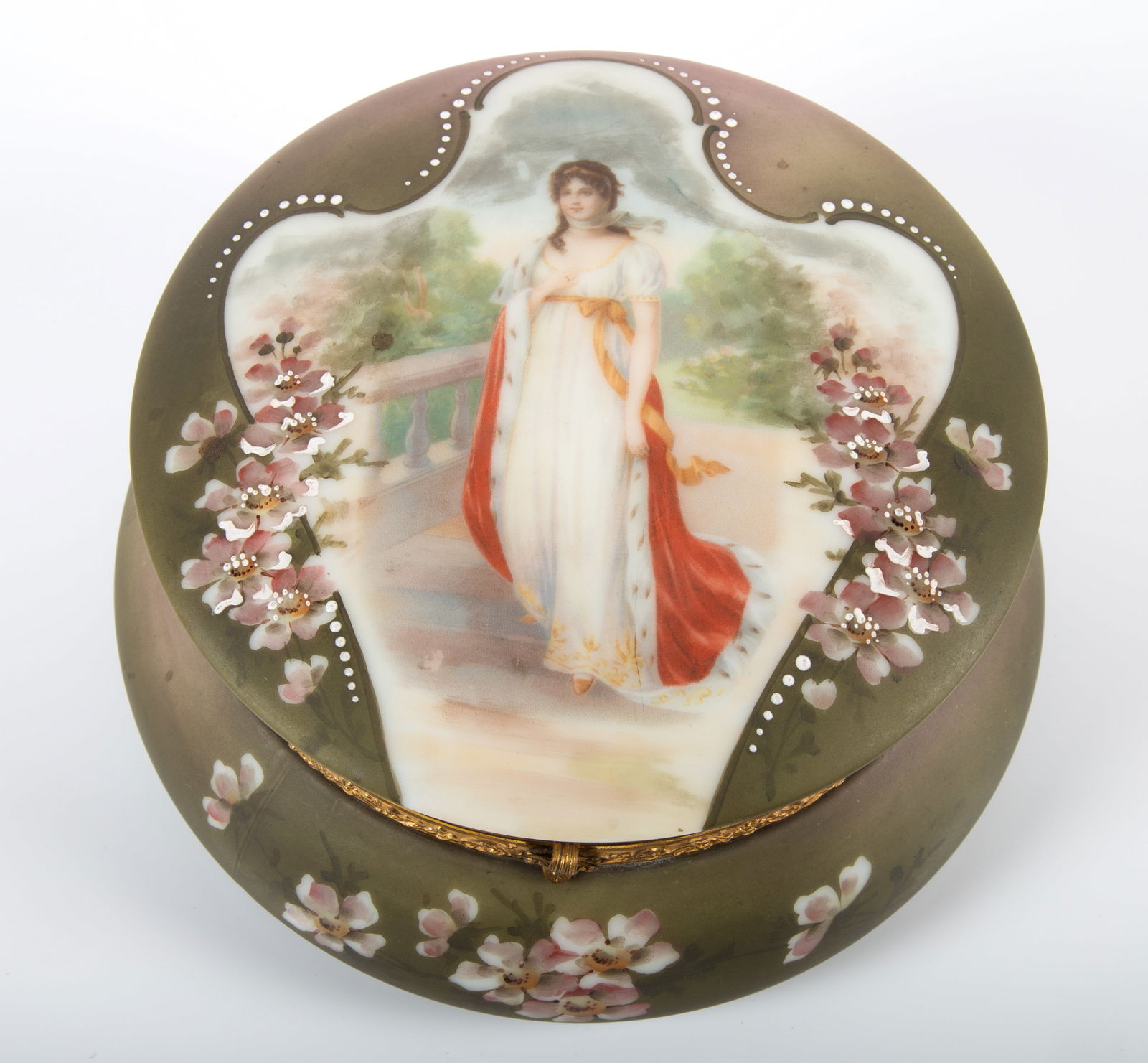 NAKARA C.F.M. CO. / WAVECREST SATIN GLASS POWDER BOX (1 of 6)