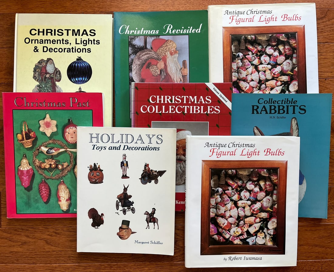 LARGE LOT OF CHRISTMAS COLLECTIBLE RELATED BOOKS (1 of 7)