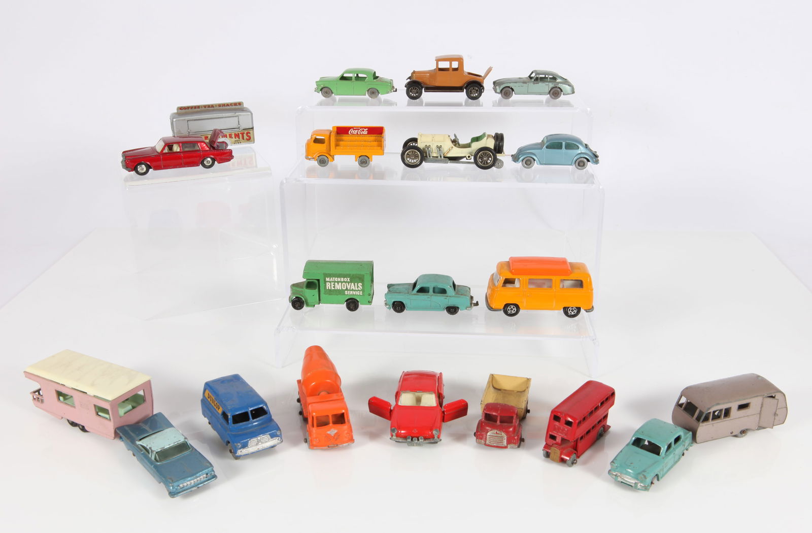 VINTAGE MATCHBOX CASE WITH (22) VINTAGE CARS: Includes: Lesney double decker bus; No. 23 Bluebird Dauphine; No 57 Chevrolet Impala; No. 36 Austin A50; No. 25 Foden Cement Mixer; No. 25 Dunlop Van; No. 23 Trailer Caravan; Matchbox Removals Van; Le