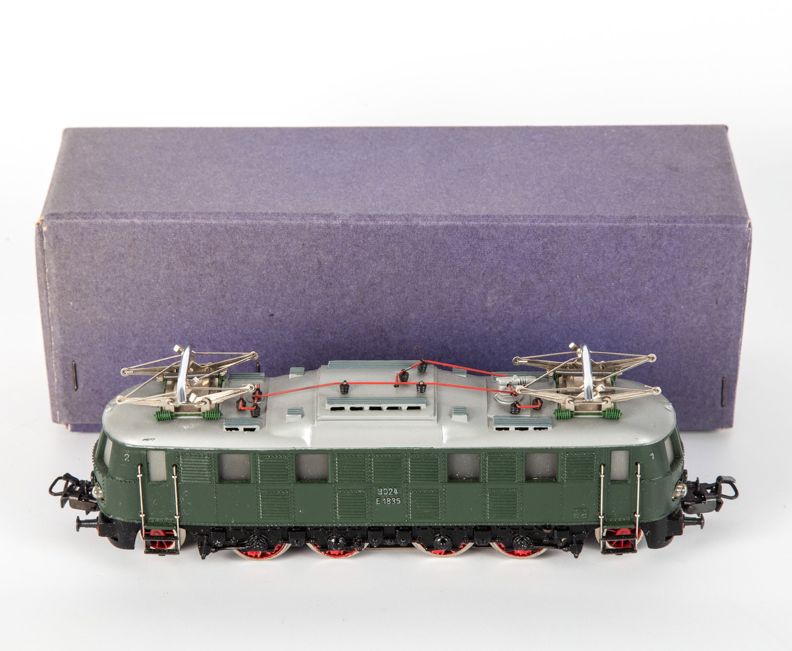 MARKLIN HO GAUGE E1835 OVERHEAD ELECTRIC LOCOMOTIVE: Appears very clean; painted die-cast; 2-4-4-2, untested; cardstock retailer's box; box L-8 1/8", VG-EX