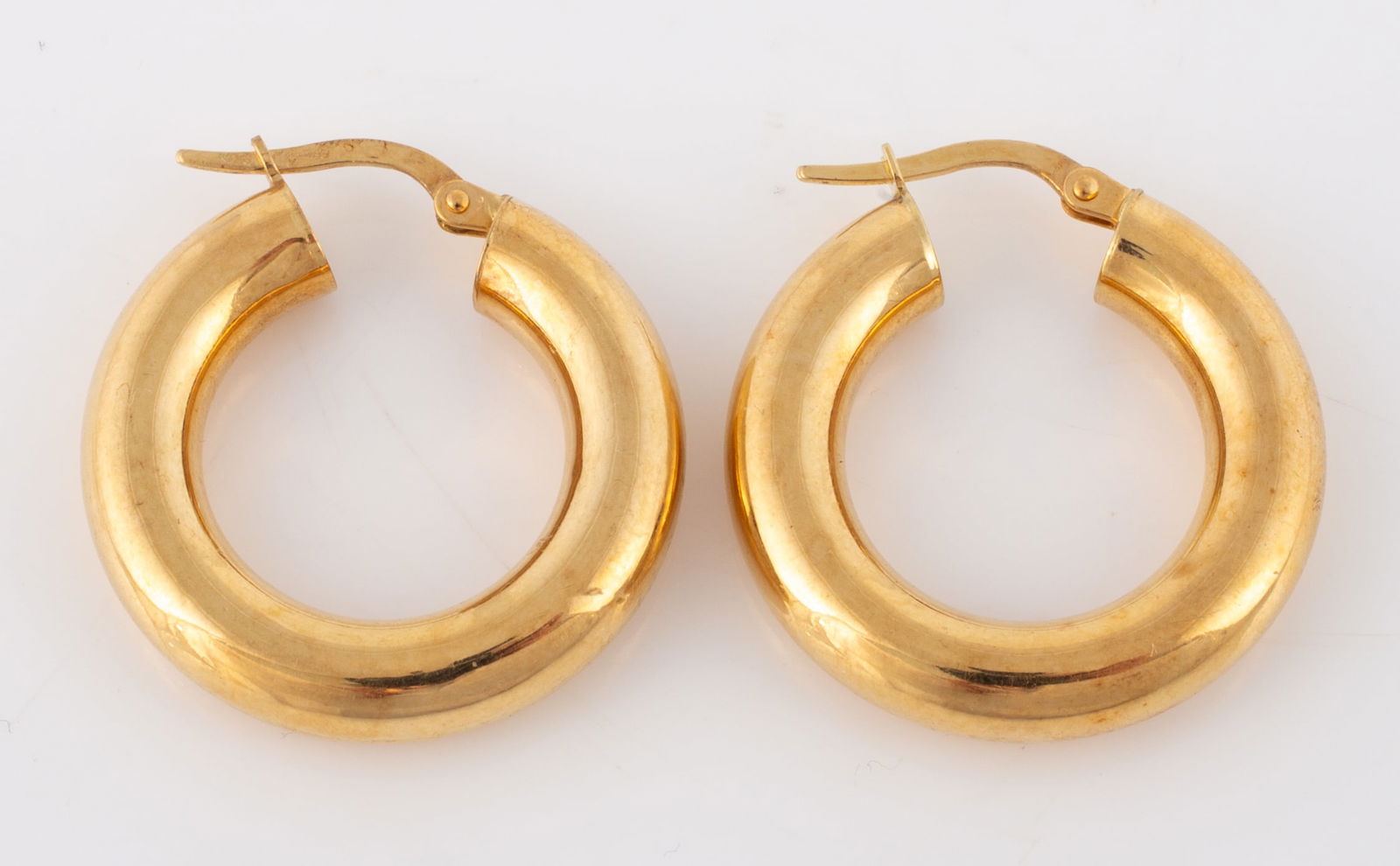 PAIR 18K GOLD HOOP EARRINGS (1 of 3)