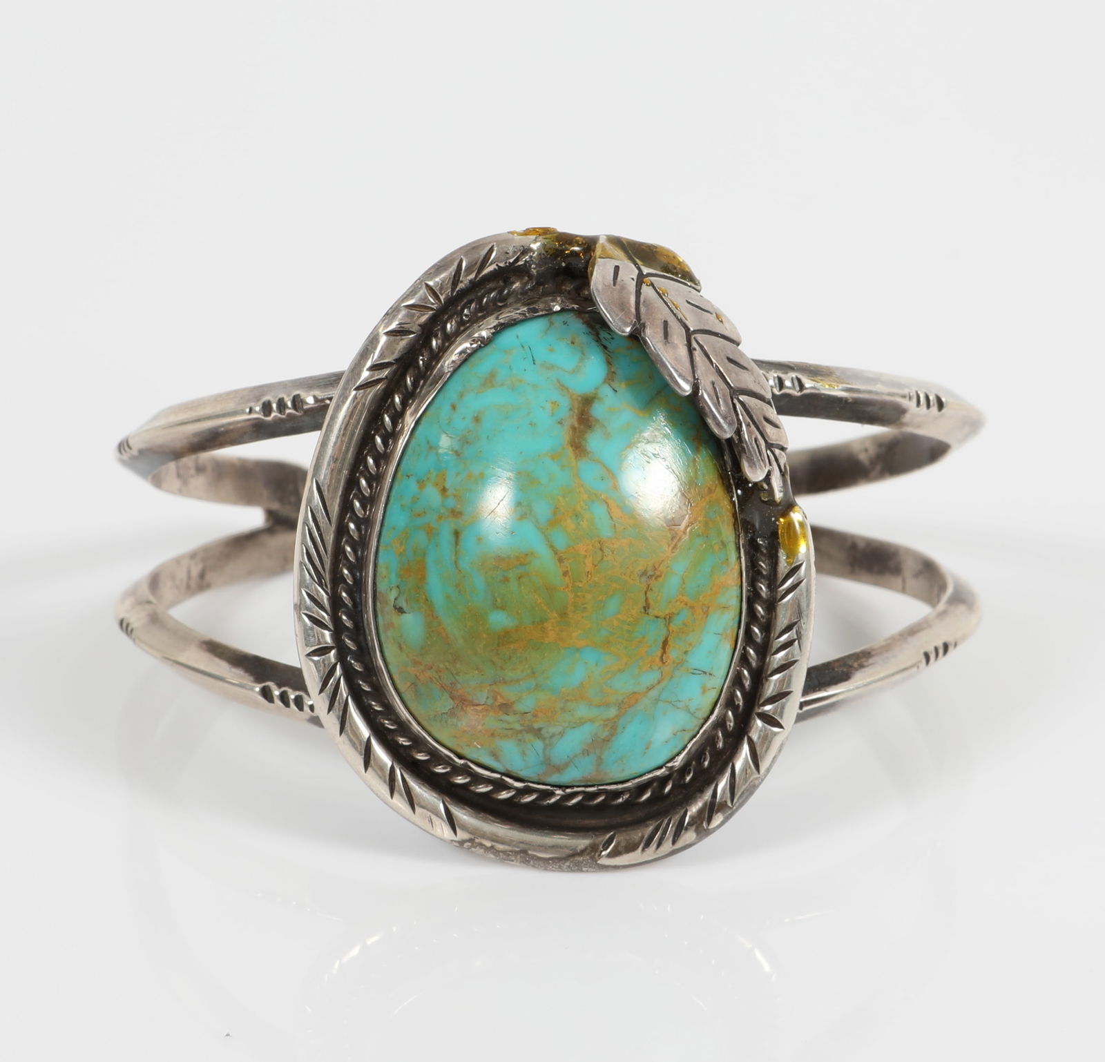 SOUTHWEST TURQUOISE BRACELET (1 of 7)