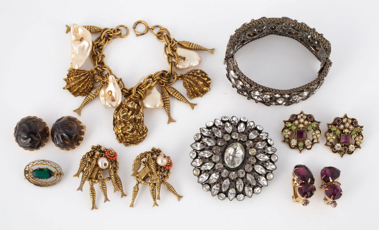 (8) PCS. VINTAGE COSTUME JEWELRY ASSORTMENT (1 of 10)