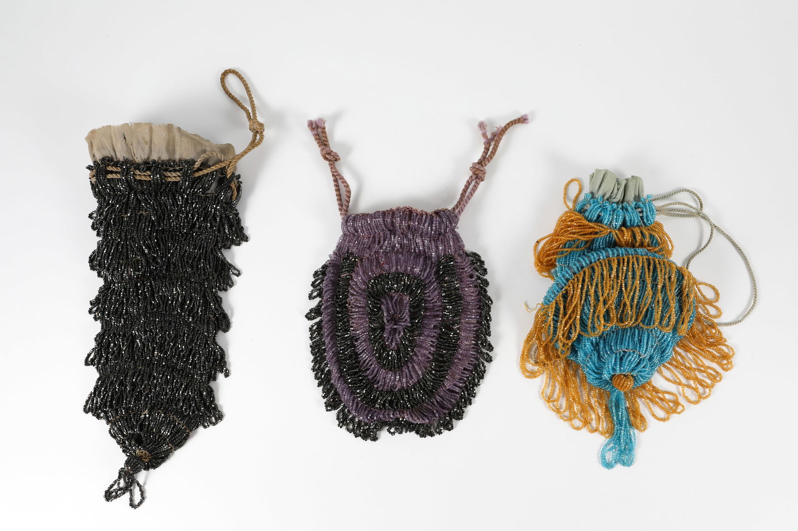 (3) VINTAGE BEADED DRAW STRING HANDBAGS (1 of 12)