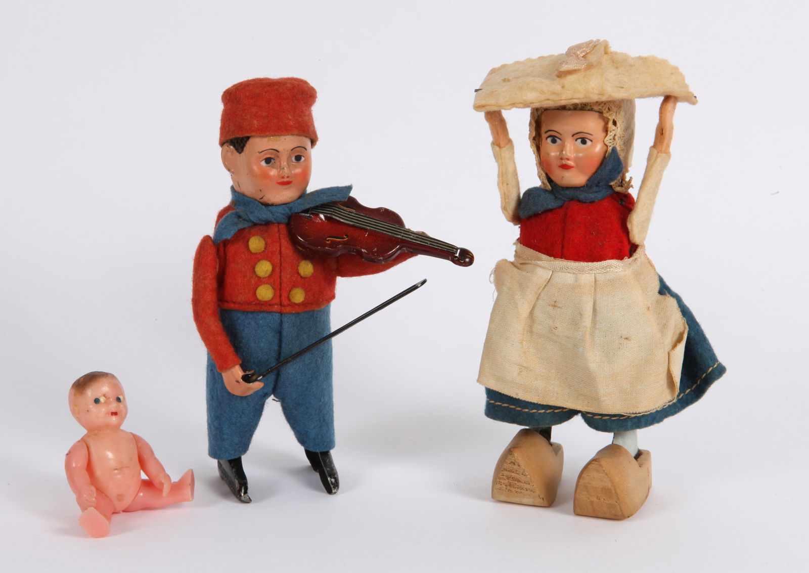(2) GERMAN SCHUCO WIND-UPS - DUTCH BOY & GIRL (1 of 13)