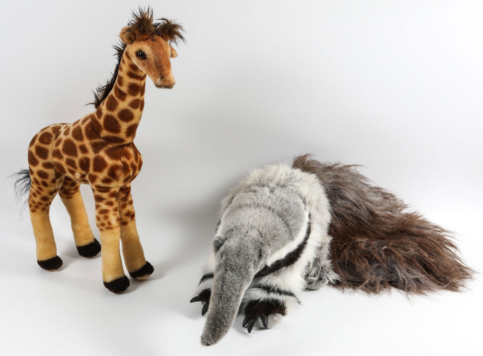 (2) PLUSH ANIMALS:  GIANT ANTEATER & GIRAFFE (HANSA?) (1 of 15)
