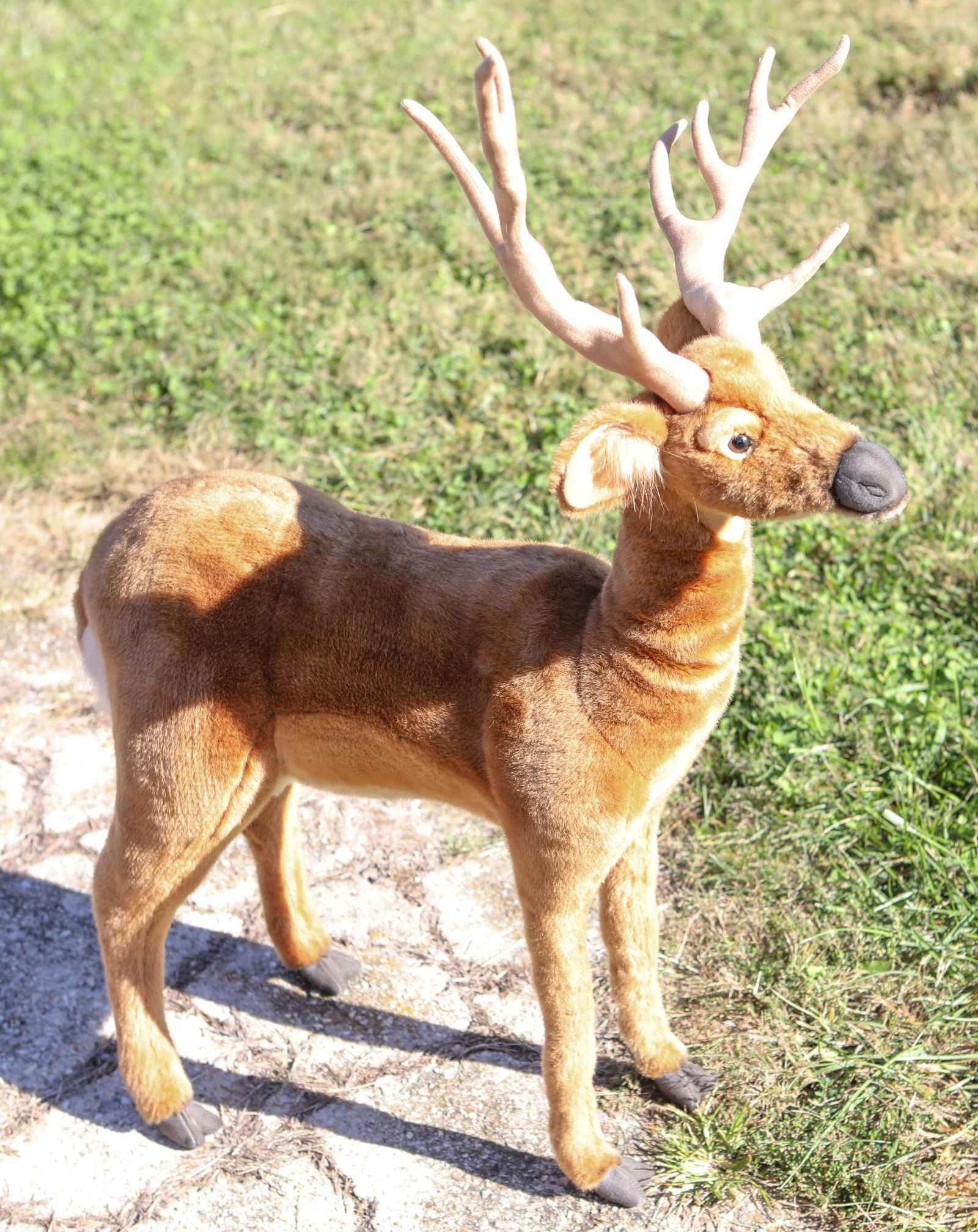 HANSA WHITE TAIL DEER PLUSH ANIMAL (1 of 9)