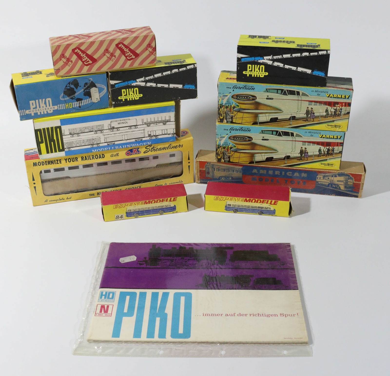 VINTAGE HO TRAIN CARS, KITS, ETC. - ORIGINAL BOXES (1 of 10)