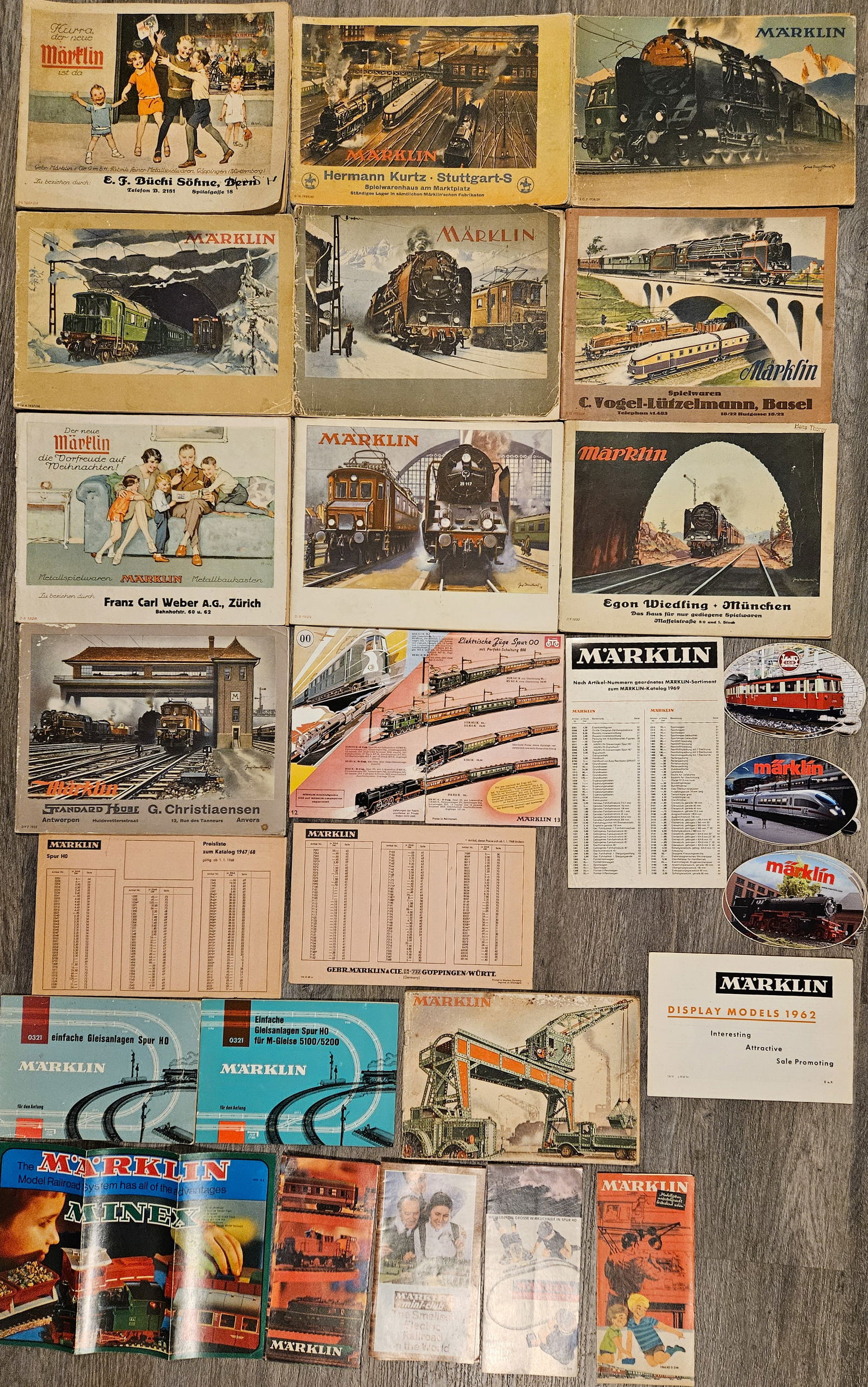 LOT OF EARLY MARKLIN CATALOGS, PAPERWORK, EPHEMERA (1 of 9)