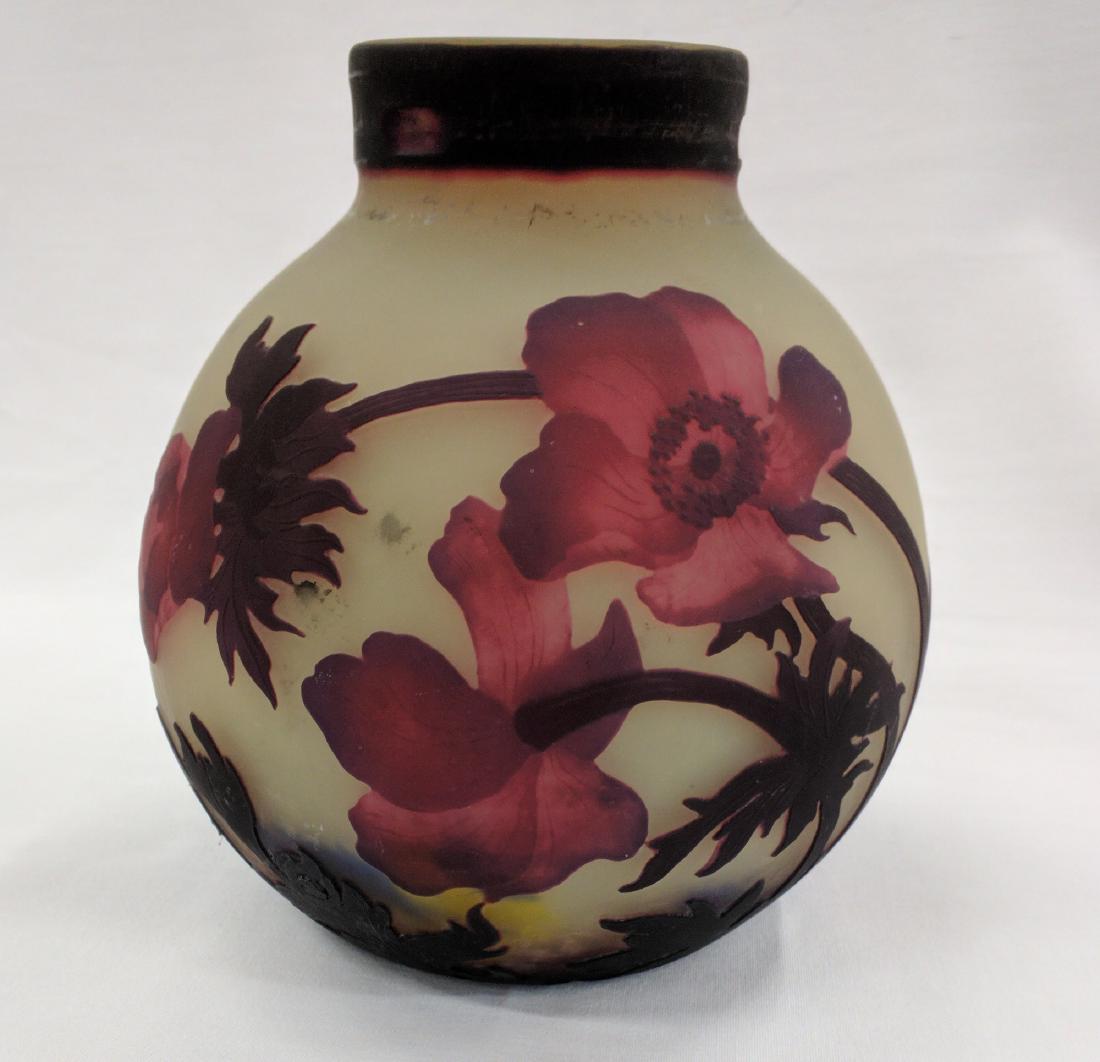 Muller Freres Cameo Glass Vase: Muller Freres Cameo Glass Vase From 1920’s Probably lamp base Size: 8 in. H. 6 1/2 in. W. If you would like to receive more detailed photos, please let us know. We do not accept credit card charges