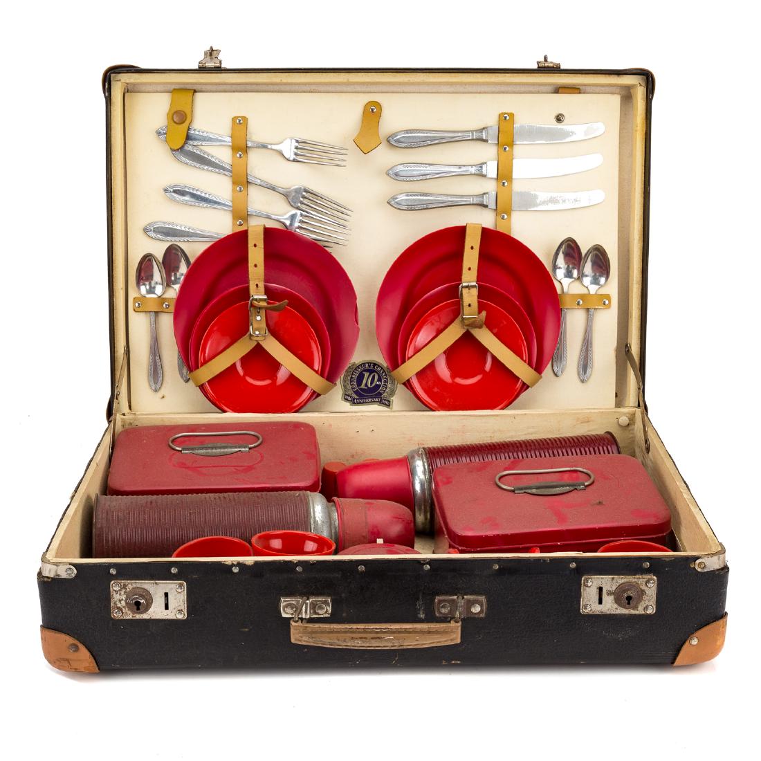 German Picnic Set in Fitted Case (1 of 2)