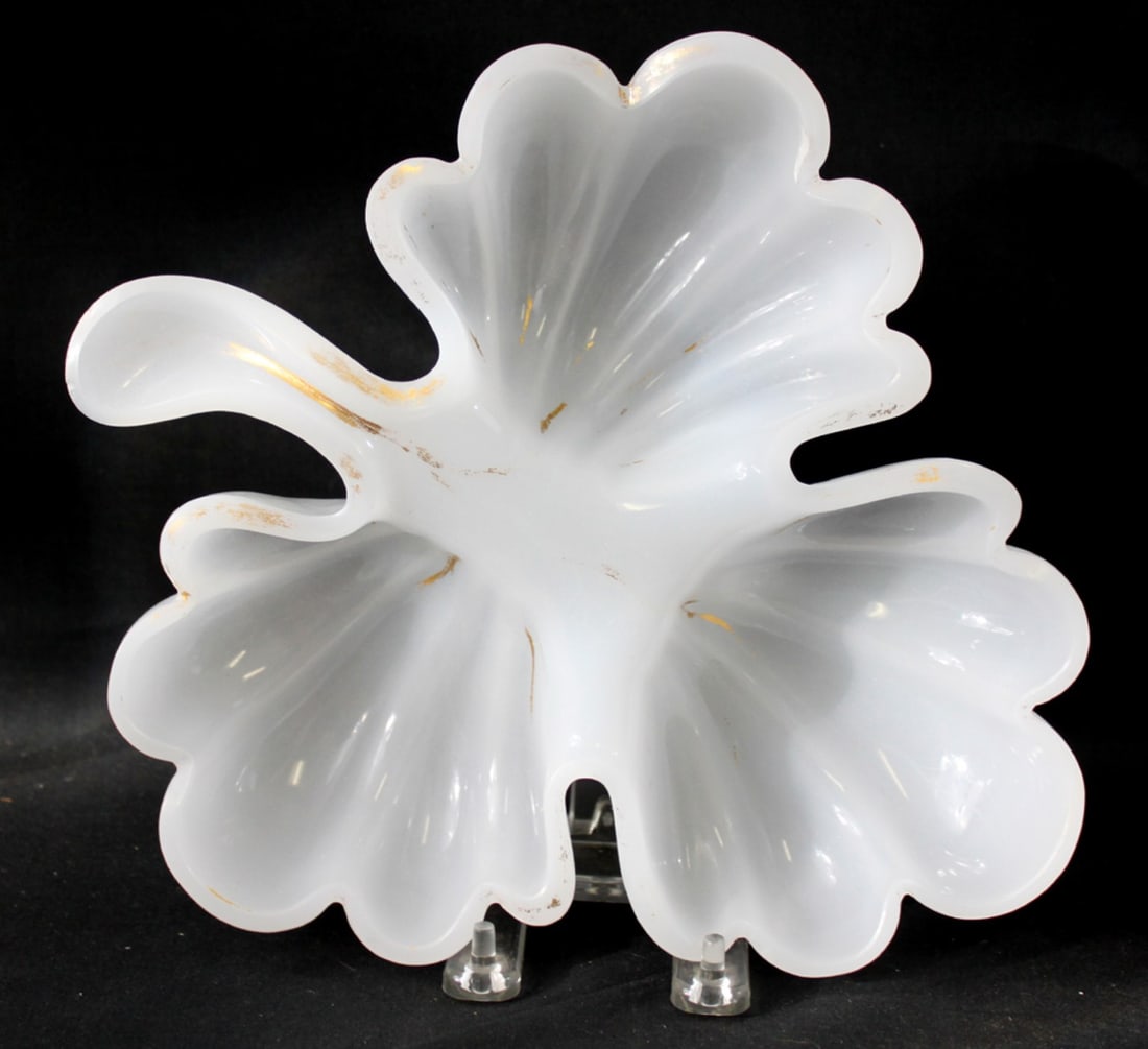 Art Nouveau-Style White Opaline Glass Dish or Centerpiece: Art Nouveau-Style White Opaline Glass Dish or Centerpiece Elegant molded white opaline glass dish, formed with an organic, lobed outline inspired by shell and floral motifs. The piece features softly