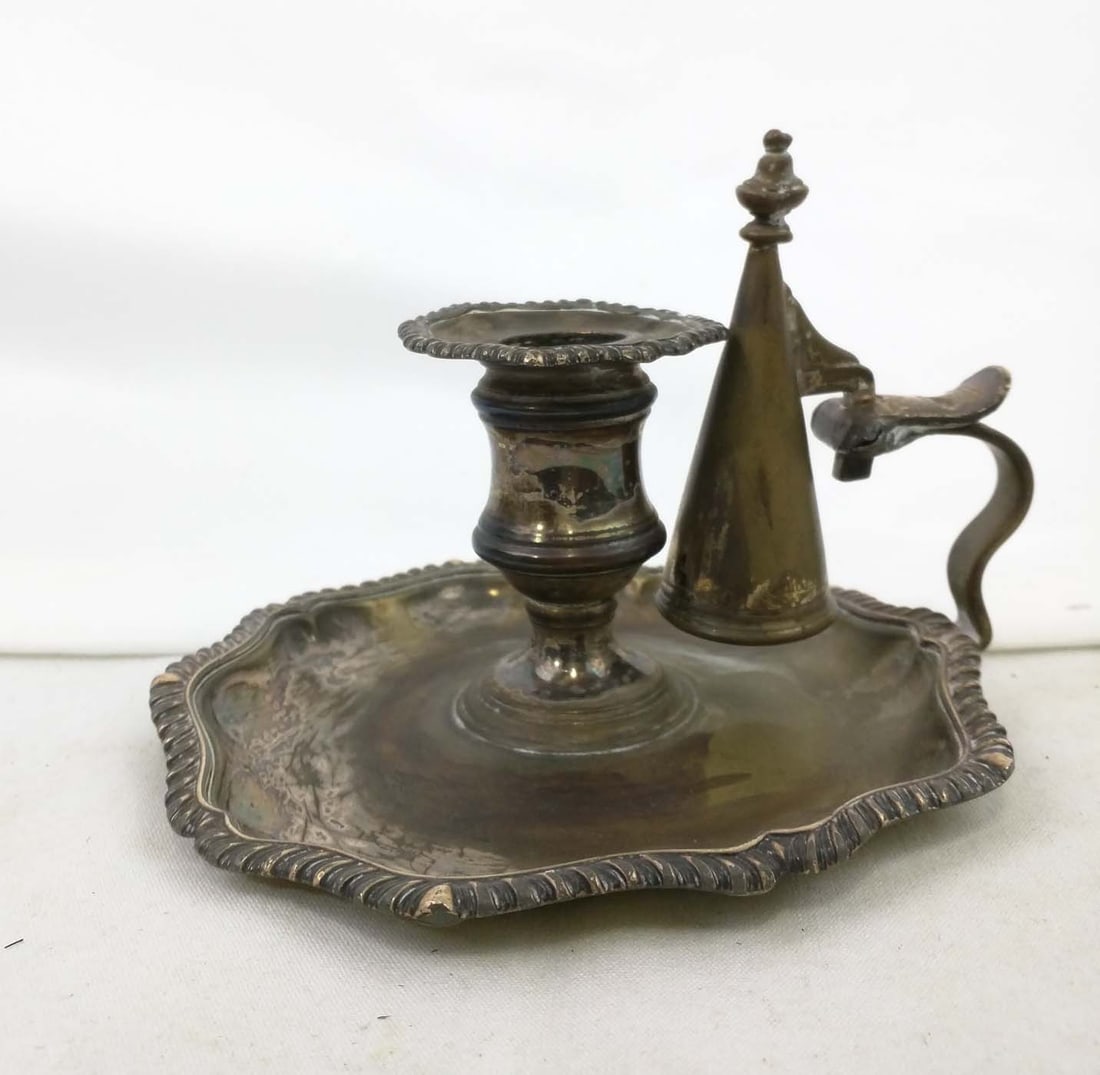 Late 18th-Early 19th Century Brass Chamber Candlestick with Snuffer: Late 18th-Early 19th Century Brass Chamber Candlestick with Snuffer Brass chamber candlestick of classic late Georgian form, featuring a scalloped drip tray with raised rim, central candle socket,
