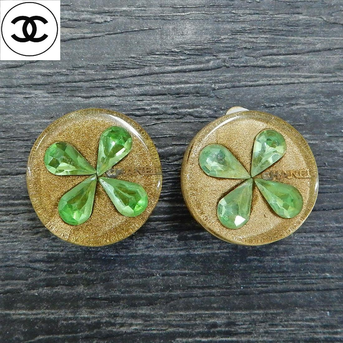 CHANEL Gold Plated CC Green Clover Vintage Round Clip (1 of 4)