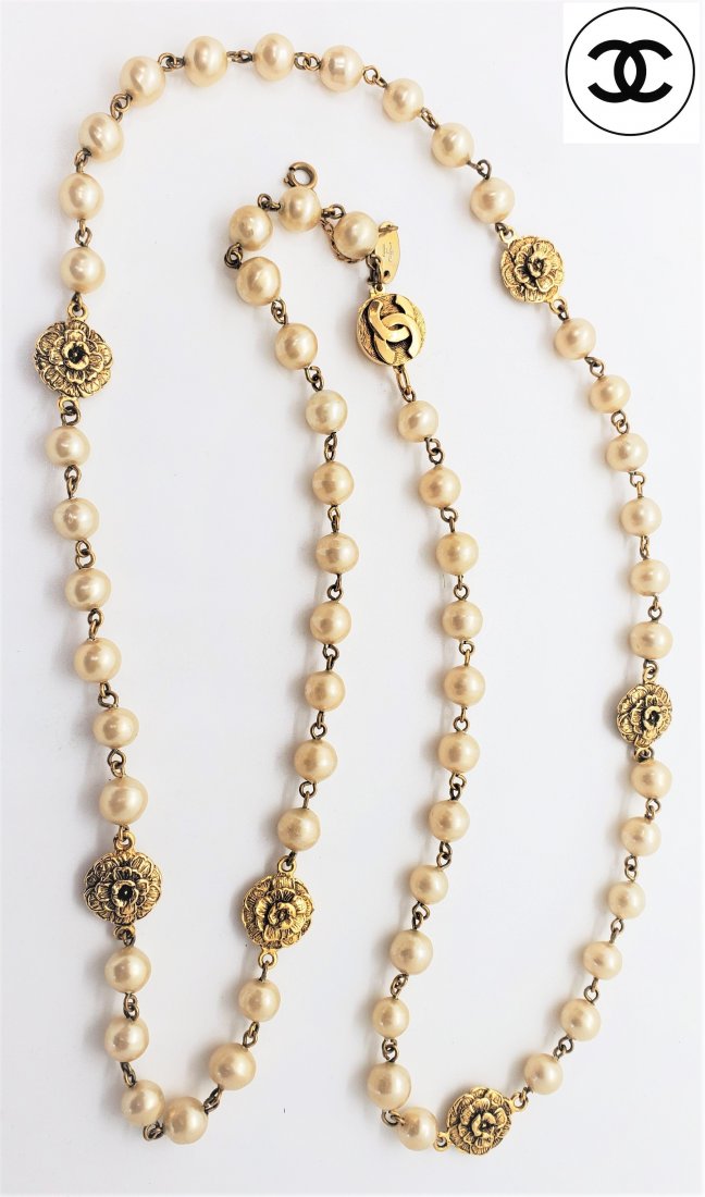 Auth Vintage classic Chanel Long Pearl Necklace (1 of 7)