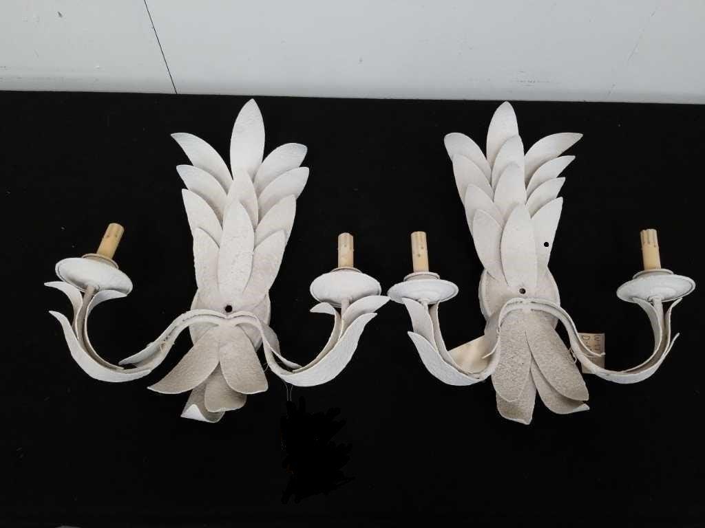 Pair a white metal wall Sconce candlelights (1 of 3)