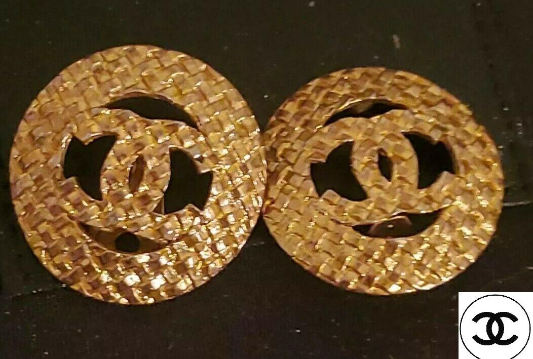 Authentic Chanel Clip-On Vintage Earrings. (1 of 5)