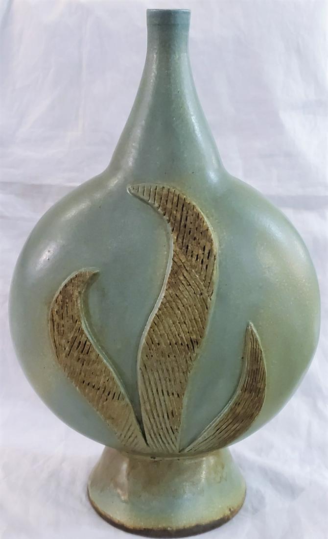 18.5High Signed Ceramic 3D Spanish Glazed Pottery: 18.5High Signed Possible Accolay Ceramic 3D Spanish Glazed Pottery