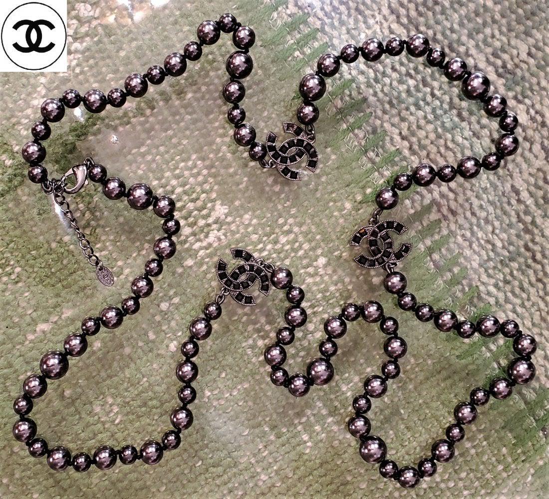 Rare Vintage Chanel Black Pearl Necklace: Rare Vintage Chanel Black Pearl Necklace