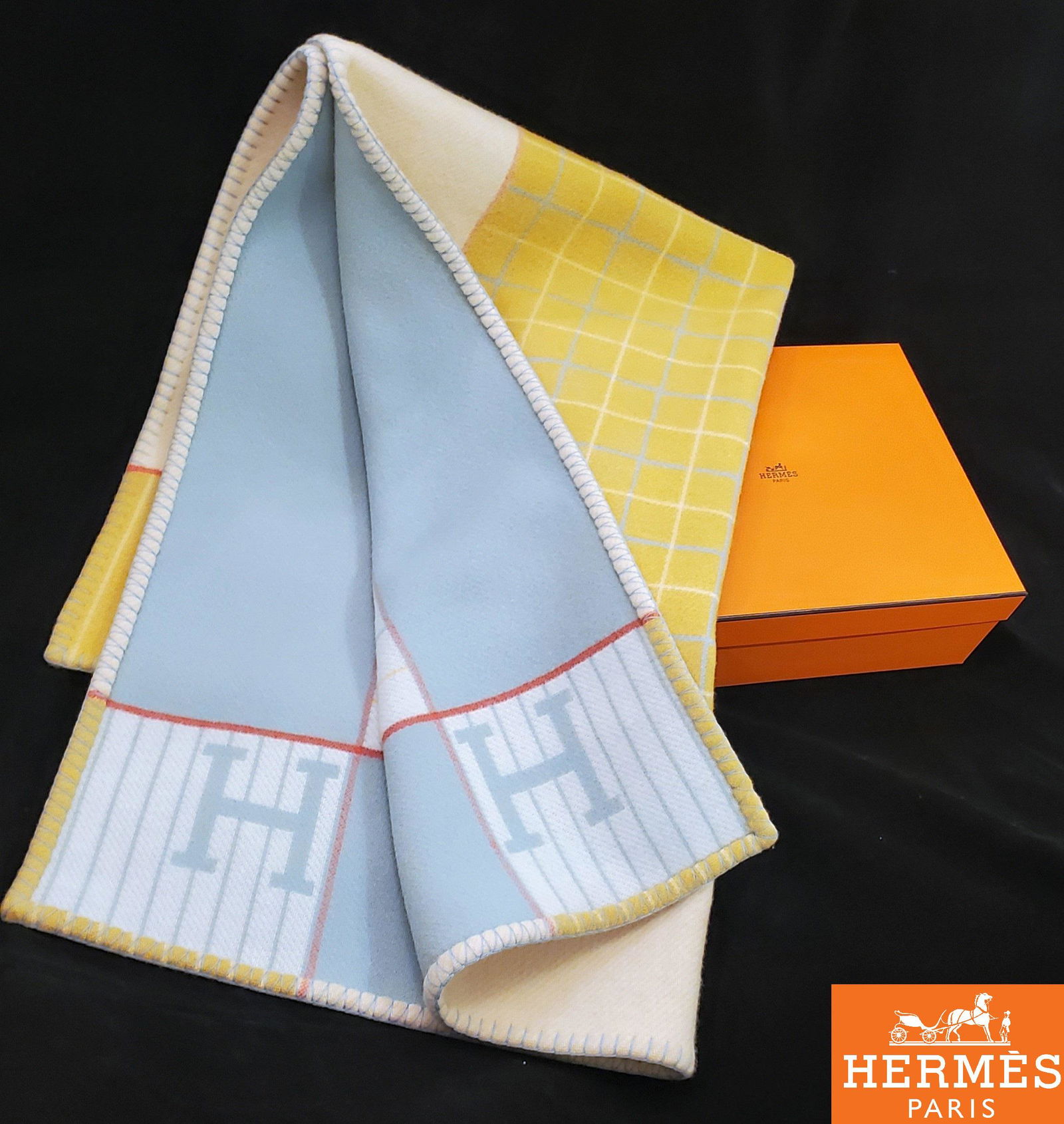 Hermes Double sided Wool and Cashemere Blanket (1 of 9)