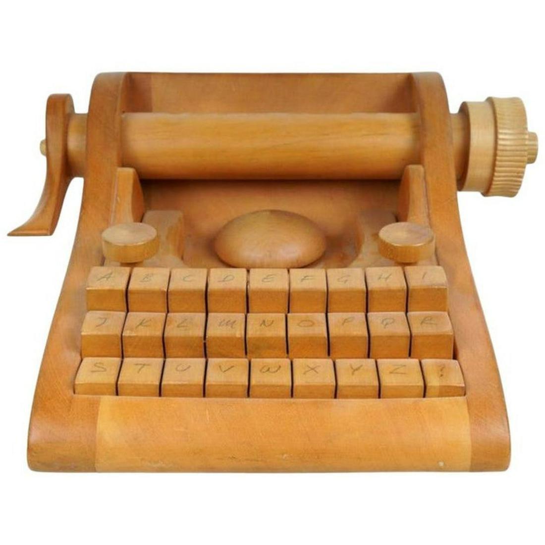 Italian 1940s Wood Typewritter: Italian 1940s Wood Typewritter The base: 13 1/2 x 10 1/4 inches.