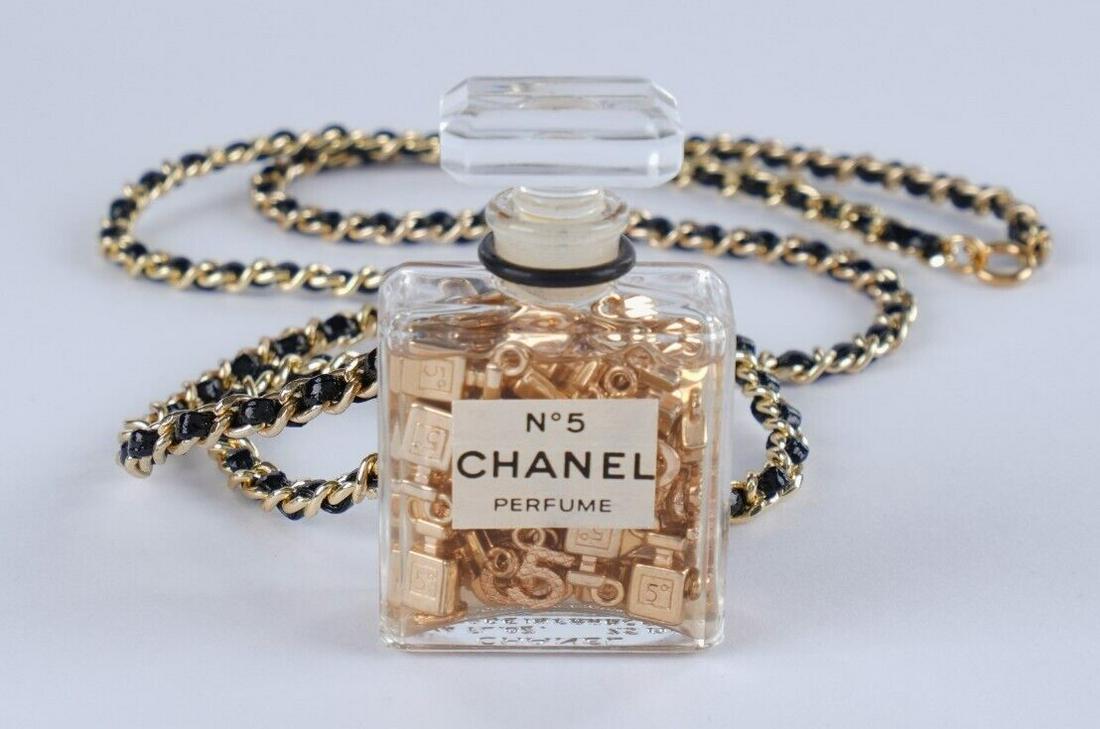 Auth Chanel Vintage Necklace Perfume Bottle Pendant (1 of 6)