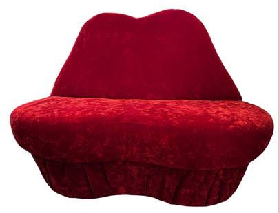 Mid Century Velvet Kiss Settee: Mid Century Velvet Kiss Settee with Ruffeled Skirt. Beauiful front view lip design.