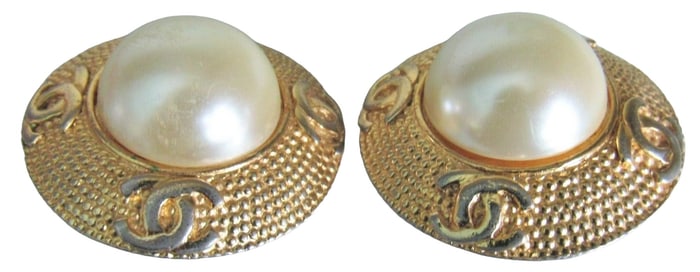 Vintage Chanel CC Logo Pearl Earrings