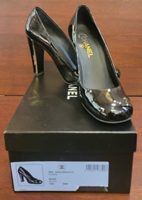 Authentic Brand New Chanel size 39.5 High Heel Shoes with Chanel Gold Accent