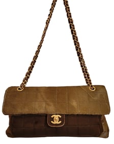 Classic Chanel Brown Gold hardware Shoulder Bag