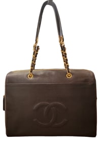 Jumbo Authentic Caviar Chanel Leather Shoulder bag