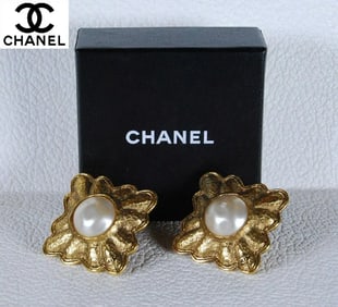 Authentic Vintage Chanel Jumbo Ear Rings