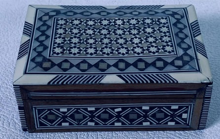 Vintage Rectangular Inlay Jewlry Box