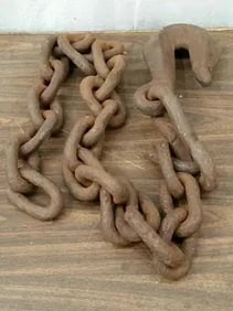 Heavy Nautical chain with hook approx 3"x6"x72"