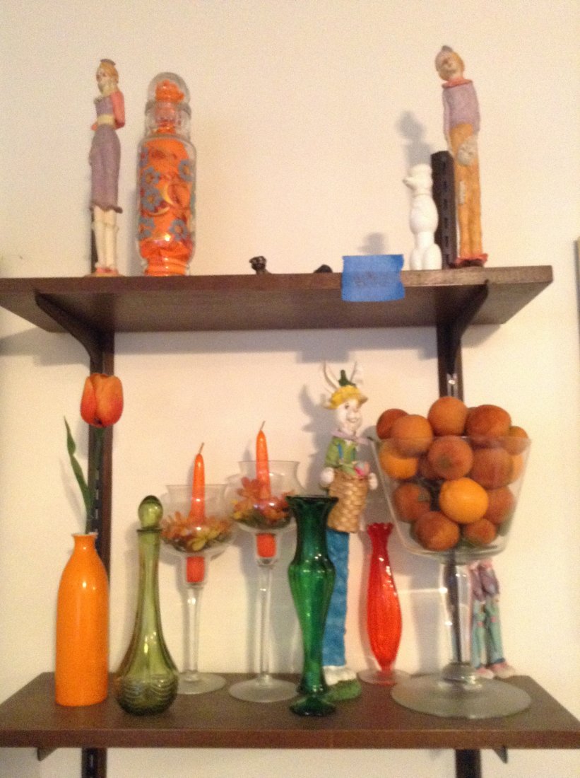 contents of shelves (1 of 1)