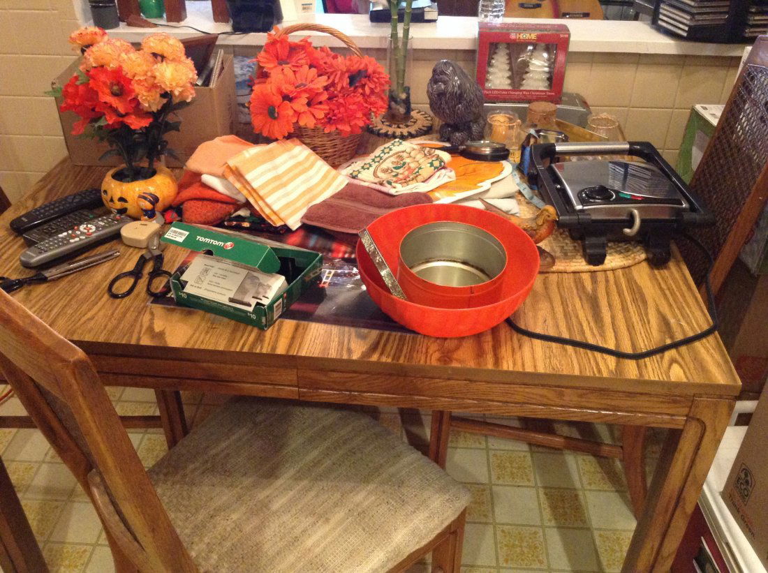 Contents of kitchen table (1 of 1)