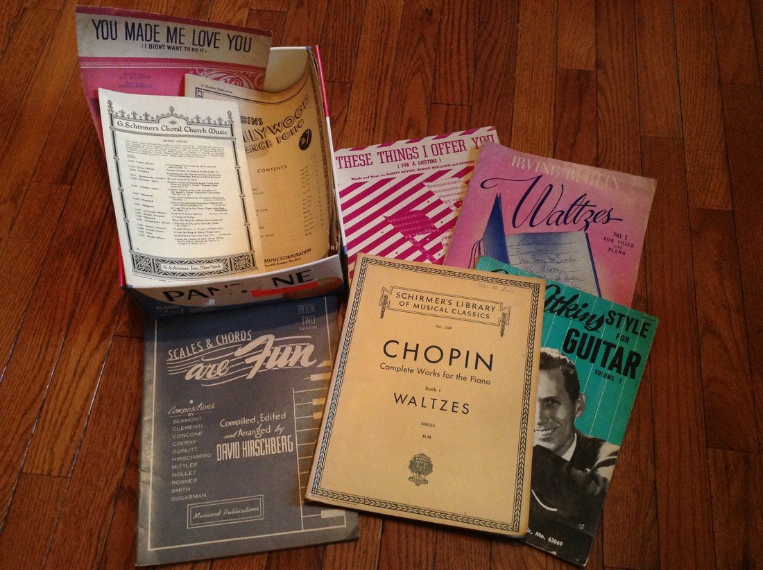 Large amount of music books: Large amount of music books all in good condition from 40s and 50s