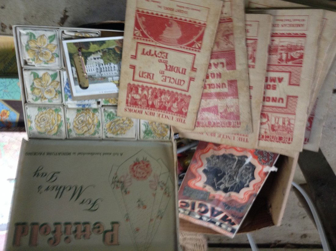 Mother's Day Handkerchief Set, Uncle Ben books; Black (1 of 1)