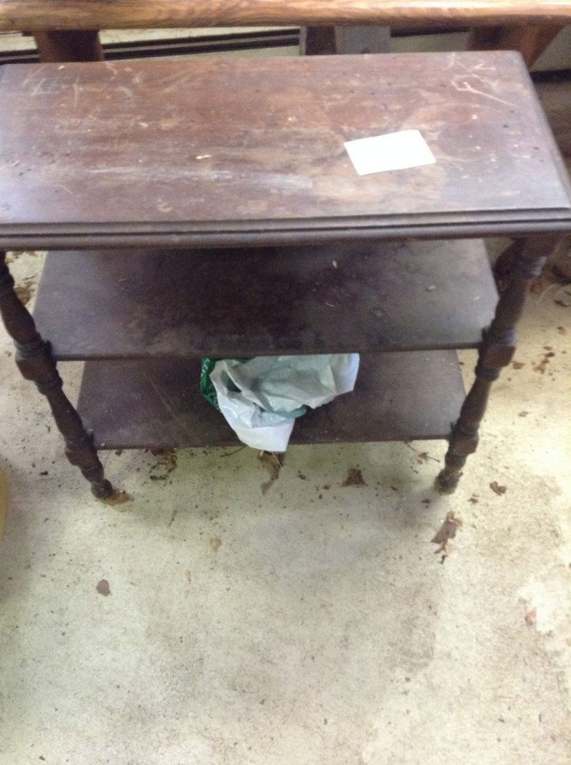 3 tier table (1 of 1)