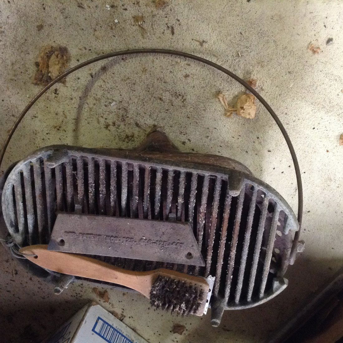 Cast Iron grill: Cast Iron grill: as seen in photo