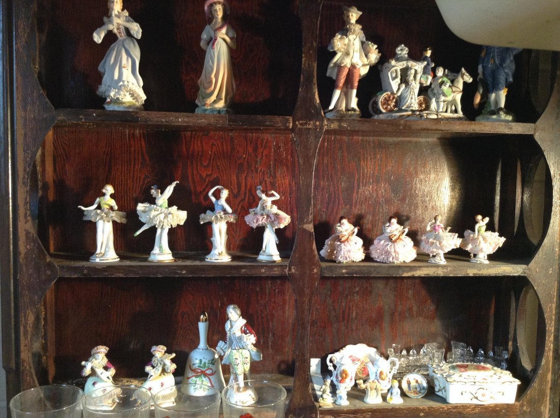 Contents of Shelving unit (1 of 7)