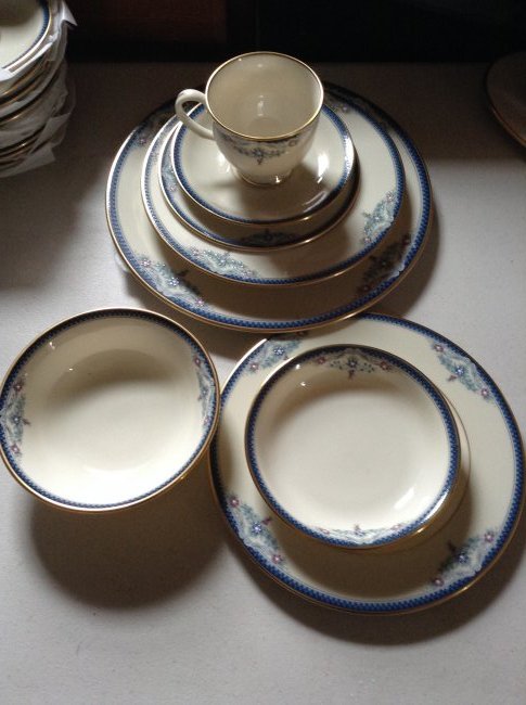 Lenox: Presidental Collection Columbia services for 12 (1 of 2)