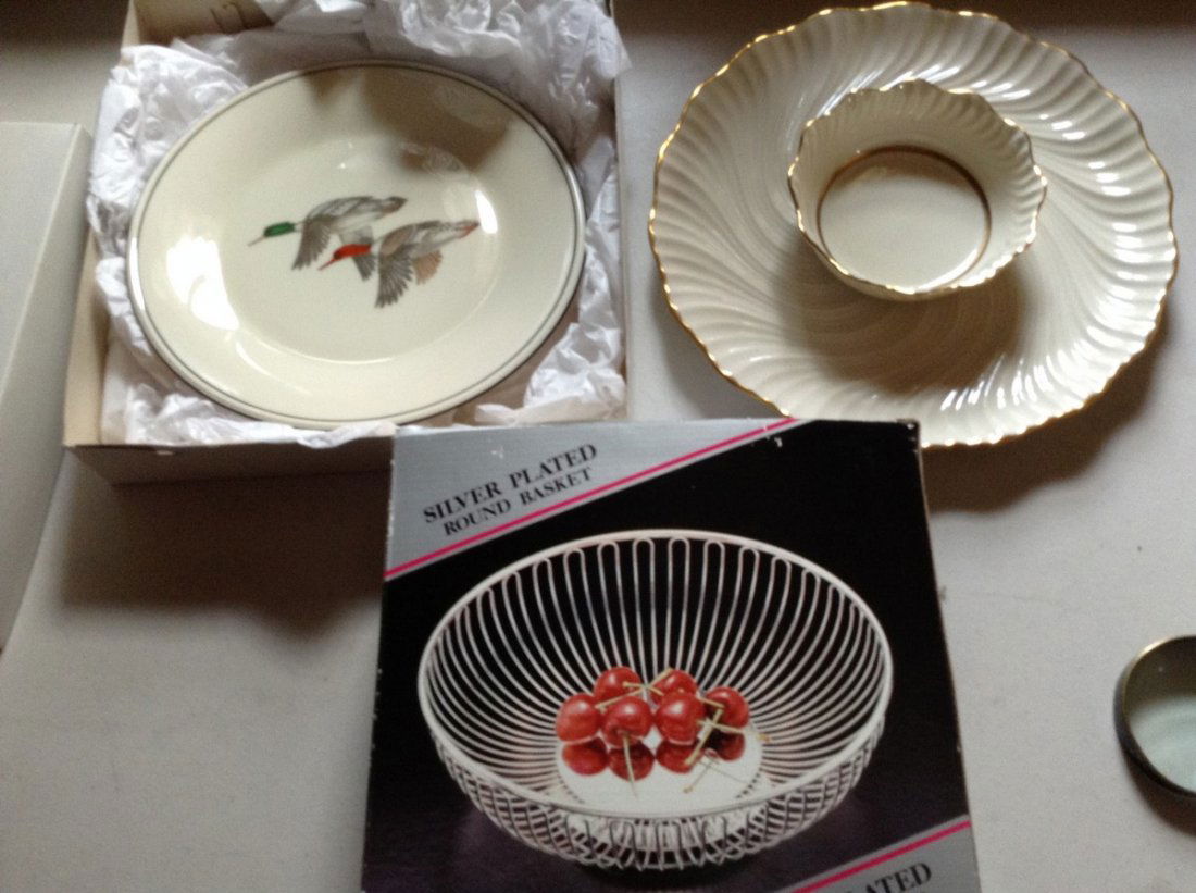 Lenox Chip n Dip Plate and silver plate basket (1 of 1)
