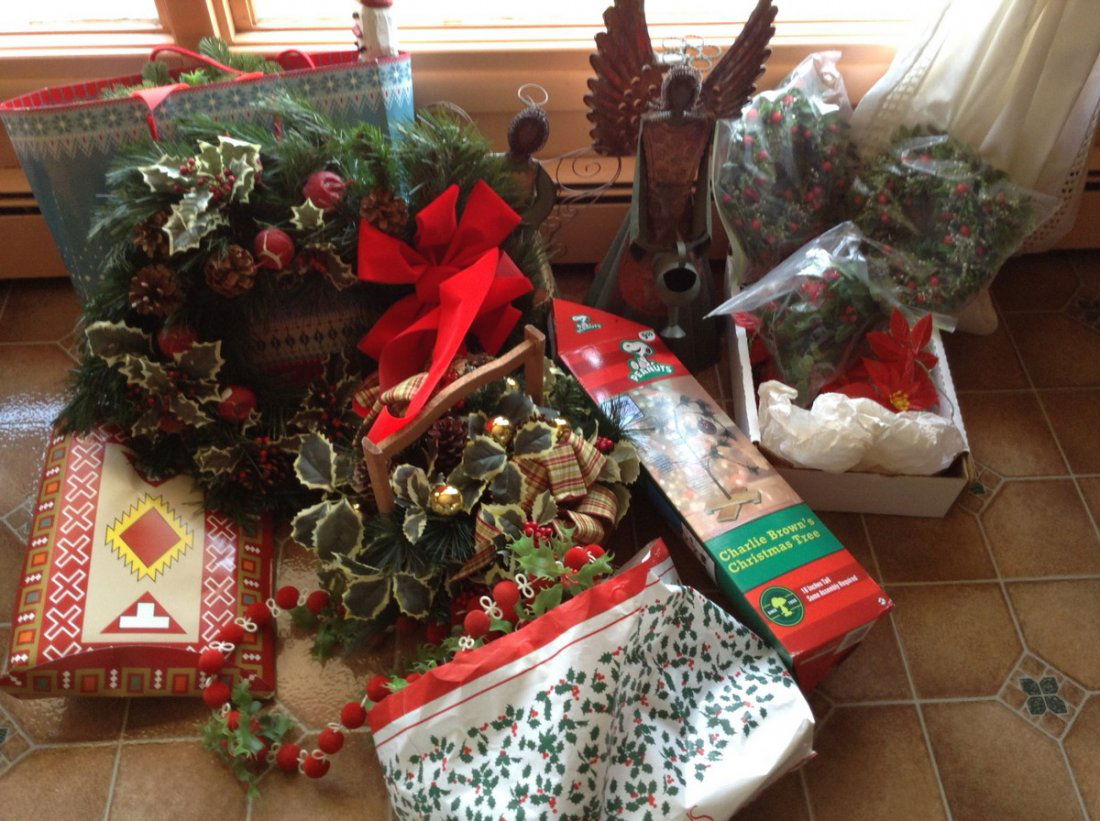 Vintage Christmas Wreaths (1 of 1)