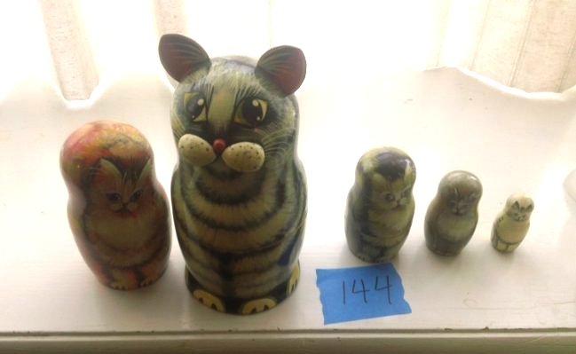 Signed artist Russian Nesting Dolls of cats (1 of 2)